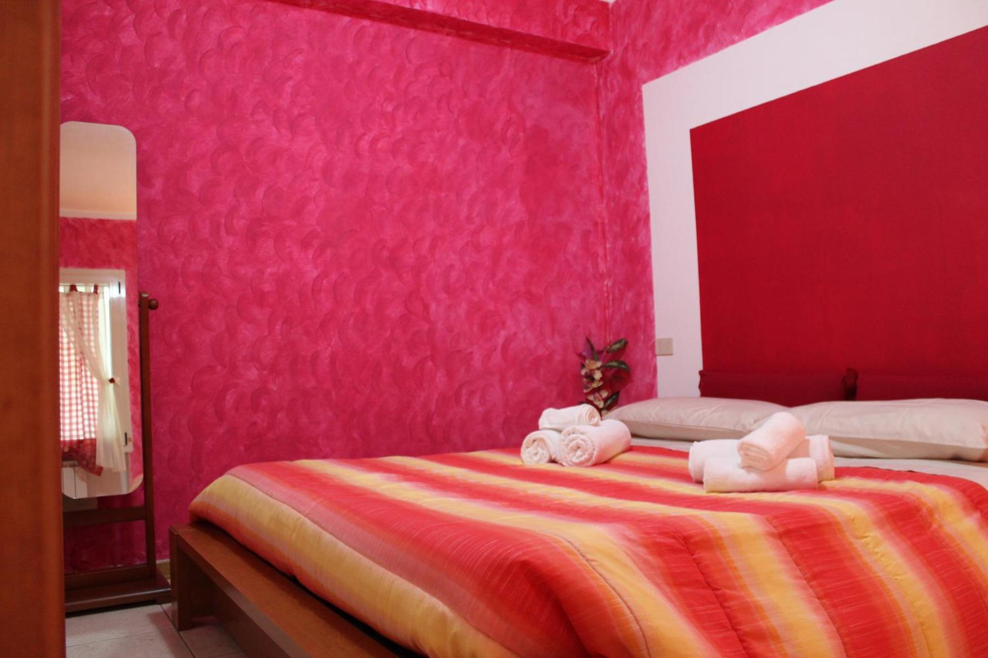 Casa Arcobaleno On Via Francigena Apartment Гамбаси Терме Екстериор снимка